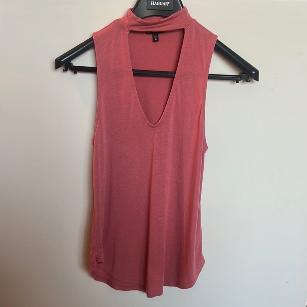 Express Pink Tank Top with V-Neckline and Sleeveless Design